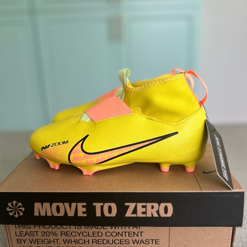 NEW Nike Kids' Mercurial Zoom Superfly 9 Academy FG Soccer Cleats
